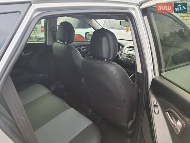 Хендай их35 2011 в Одессе на Automoto.ua Серый Хендай их35, объемом двигателя 2 л и пробегом 130 тыс. км за 12000 $, фото 8 на Automoto.ua