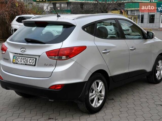 Серый Хендай их35, объемом двигателя 2 л и пробегом 267 тыс. км за 8999 $, фото 8 на Automoto.ua