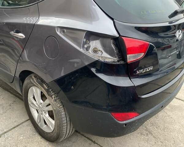 Серый Хендай их35, объемом двигателя 2 л и пробегом 90 тыс. км за 8000 $, фото 7 на Automoto.ua