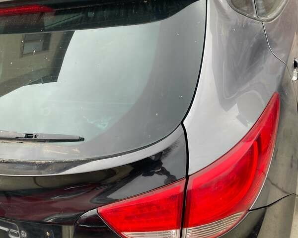 Серый Хендай их35, объемом двигателя 2 л и пробегом 90 тыс. км за 8000 $, фото 10 на Automoto.ua