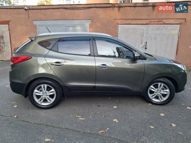 Серый Хендай их35, объемом двигателя 2 л и пробегом 101 тыс. км за 12700 $, фото 8 на Automoto.ua