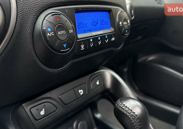 Серый Хендай их35, объемом двигателя 2 л и пробегом 245 тыс. км за 13500 $, фото 23 на Automoto.ua