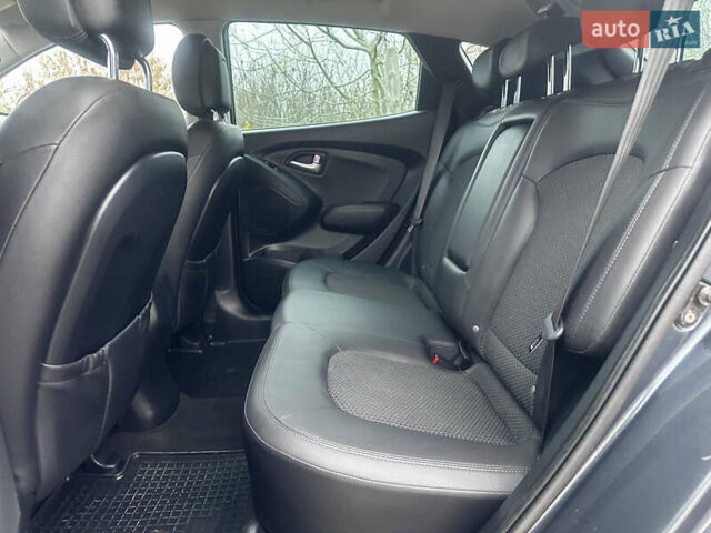 Серый Хендай их35, объемом двигателя 2 л и пробегом 170 тыс. км за 11700 $, фото 31 на Automoto.ua