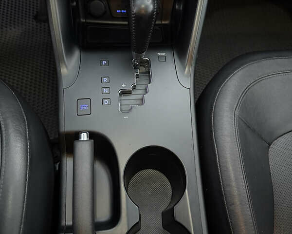 Сірий Хендай іх35, об'ємом двигуна 2 л та пробігом 262 тис. км за 13400 $, фото 18 на Automoto.ua