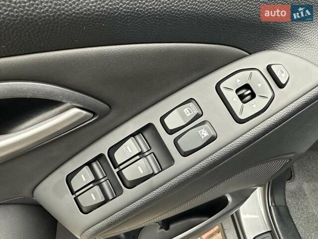 Серый Хендай их35, объемом двигателя 2 л и пробегом 107 тыс. км за 15900 $, фото 29 на Automoto.ua