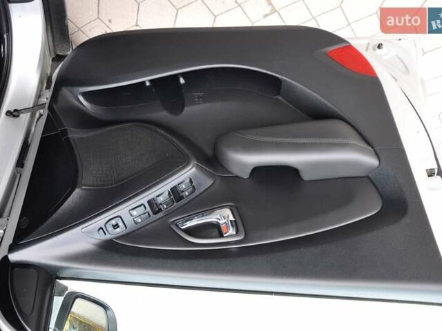 Серый Хендай их35, объемом двигателя 2 л и пробегом 267 тыс. км за 8999 $, фото 15 на Automoto.ua