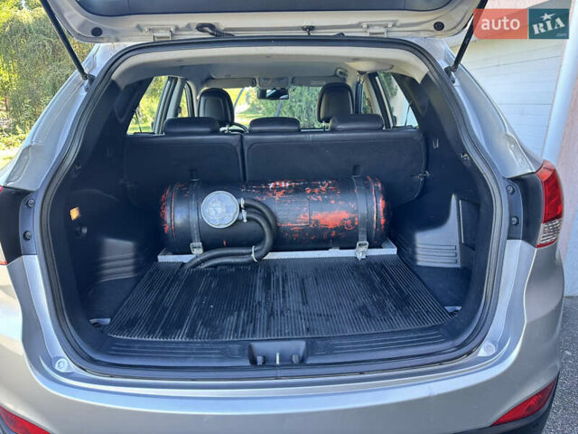 Сірий Хендай іх35, об'ємом двигуна 2 л та пробігом 194 тис. км за 11490 $, фото 11 на Automoto.ua