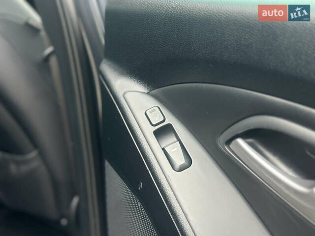 Серый Хендай их35, объемом двигателя 2 л и пробегом 170 тыс. км за 11700 $, фото 29 на Automoto.ua