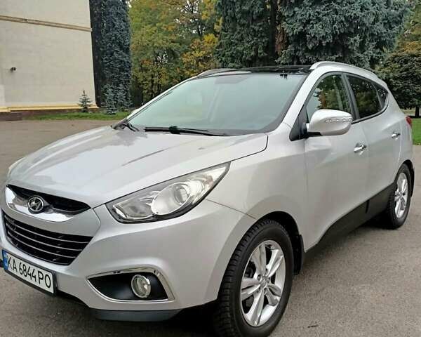 Серый Хендай их35, объемом двигателя 2 л и пробегом 230 тыс. км за 11500 $, фото 18 на Automoto.ua