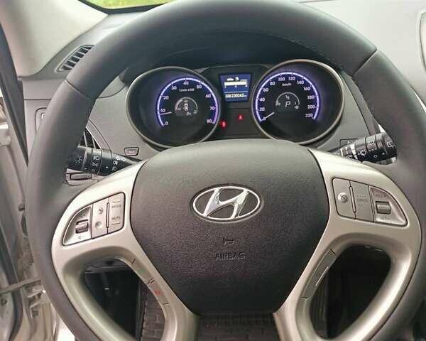 Серый Хендай их35, объемом двигателя 2 л и пробегом 230 тыс. км за 11500 $, фото 29 на Automoto.ua