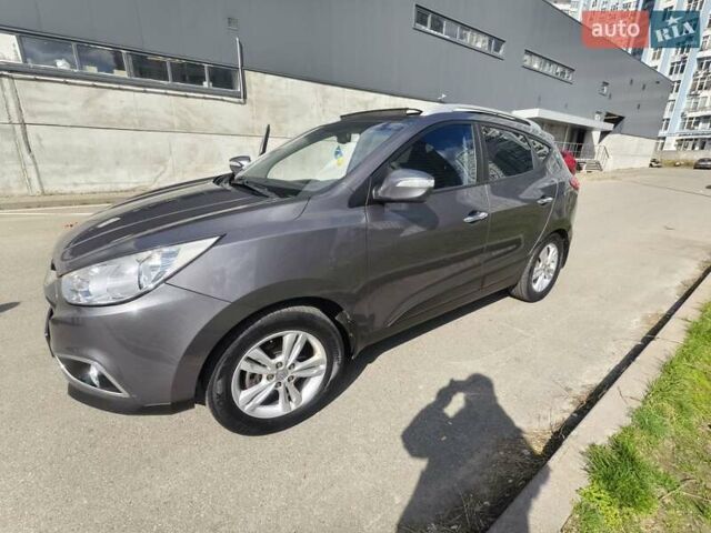 Серый Хендай их35, объемом двигателя 2 л и пробегом 187 тыс. км за 12900 $, фото 25 на Automoto.ua