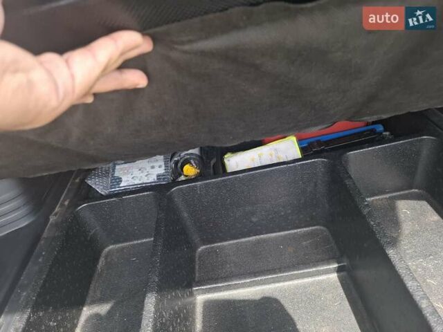 Серый Хендай их35, объемом двигателя 2 л и пробегом 193 тыс. км за 10999 $, фото 19 на Automoto.ua