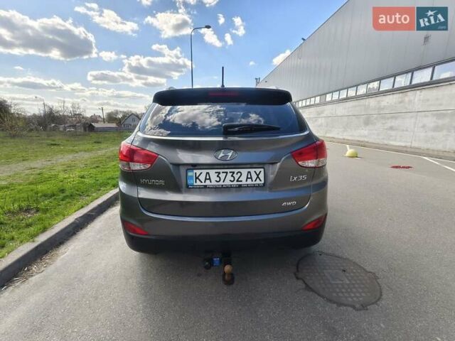 Серый Хендай их35, объемом двигателя 2 л и пробегом 187 тыс. км за 12900 $, фото 7 на Automoto.ua