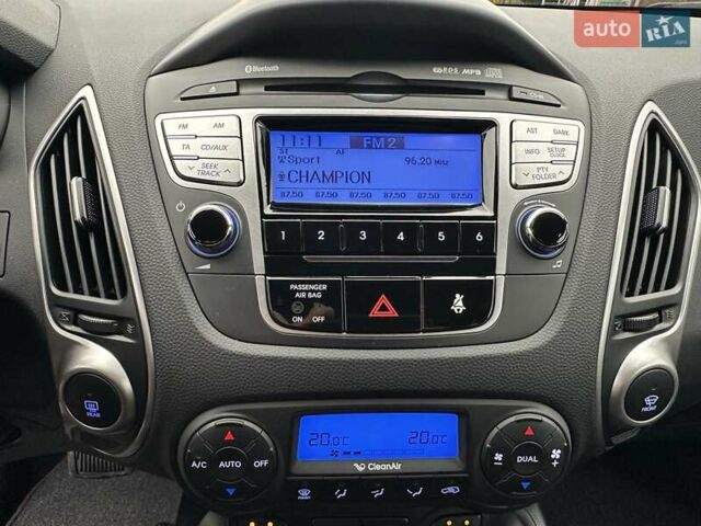 Серый Хендай их35, объемом двигателя 2 л и пробегом 107 тыс. км за 15900 $, фото 20 на Automoto.ua