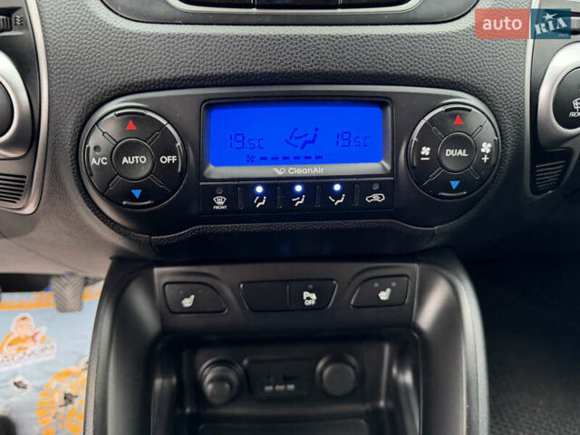 Сірий Хендай іх35, об'ємом двигуна 2 л та пробігом 132 тис. км за 11999 $, фото 28 на Automoto.ua