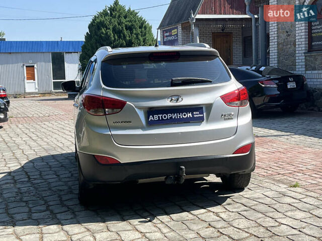 Сірий Хендай іх35, об'ємом двигуна 2 л та пробігом 307 тис. км за 11000 $, фото 4 на Automoto.ua