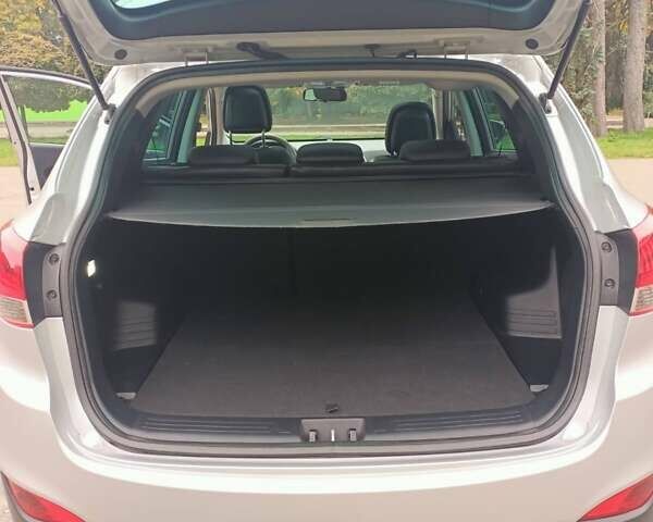 Серый Хендай их35, объемом двигателя 2 л и пробегом 230 тыс. км за 11500 $, фото 20 на Automoto.ua