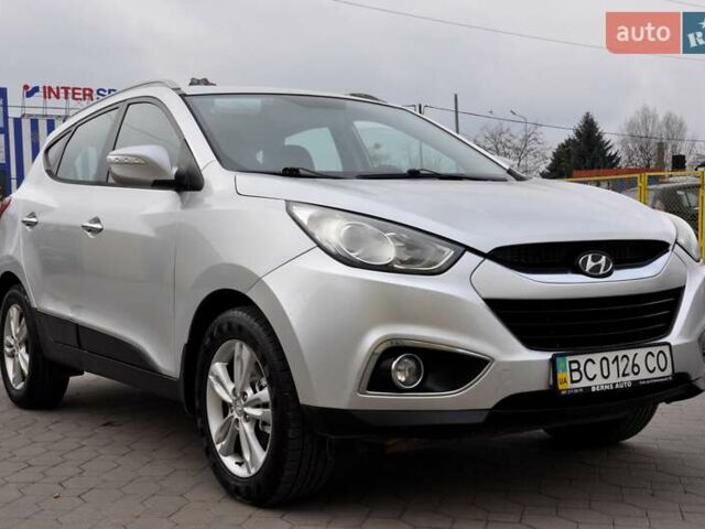 Серый Хендай их35, объемом двигателя 2 л и пробегом 267 тыс. км за 8999 $, фото 6 на Automoto.ua