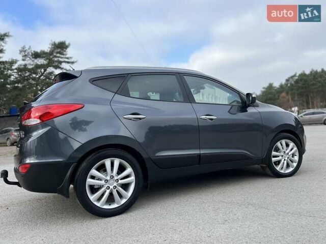 Серый Хендай их35, объемом двигателя 2 л и пробегом 200 тыс. км за 12900 $, фото 29 на Automoto.ua