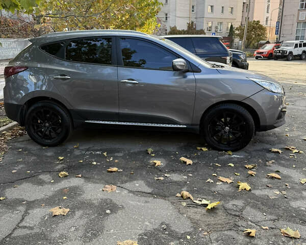 Хендай их35 2011 в Киеве на Automoto.ua Серый Хендай их35, объемом двигателя 2 л и пробегом 240 тыс. км за 11500 $, фото 1 на Automoto.ua
