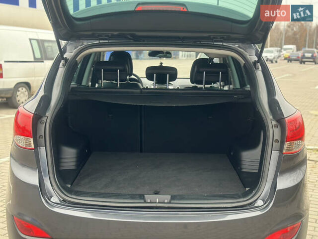 Серый Хендай их35, объемом двигателя 2 л и пробегом 170 тыс. км за 11700 $, фото 46 на Automoto.ua