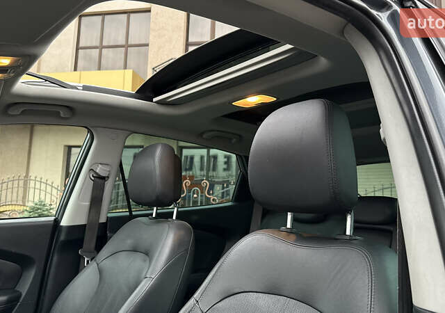 Серый Хендай их35, объемом двигателя 2 л и пробегом 245 тыс. км за 13500 $, фото 25 на Automoto.ua