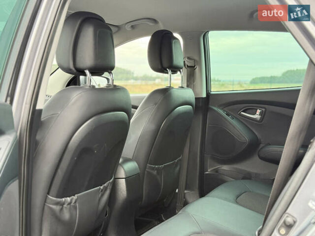 Сірий Хендай іх35, об'ємом двигуна 1.7 л та пробігом 235 тис. км за 11499 $, фото 19 на Automoto.ua