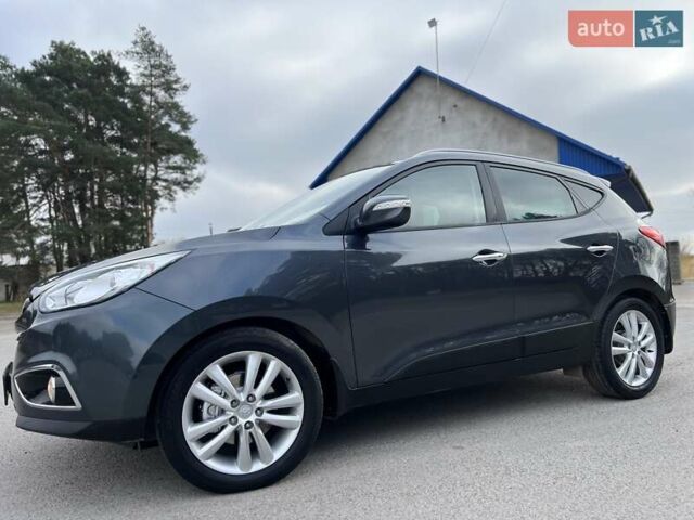 Серый Хендай их35, объемом двигателя 2 л и пробегом 200 тыс. км за 12900 $, фото 19 на Automoto.ua