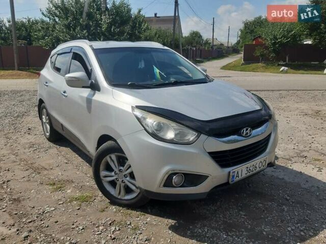 Серый Хендай их35, объемом двигателя 2 л и пробегом 442 тыс. км за 9250 $, фото 8 на Automoto.ua