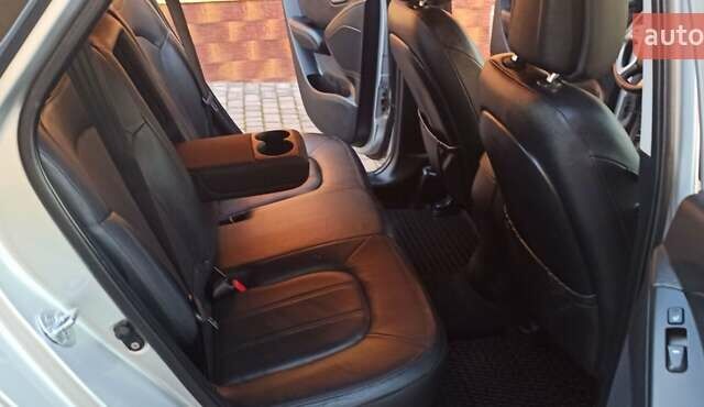 Серый Хендай их35, объемом двигателя 2 л и пробегом 248 тыс. км за 13200 $, фото 21 на Automoto.ua