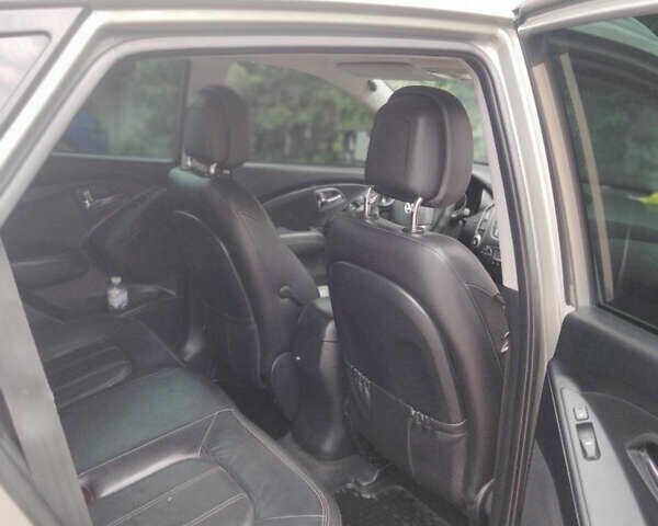 Хендай их35 2011 в Киеве на Automoto.ua Серый Хендай их35, объемом двигателя 2 л и пробегом 227 тыс. км за 12500 $, фото 5 на Automoto.ua