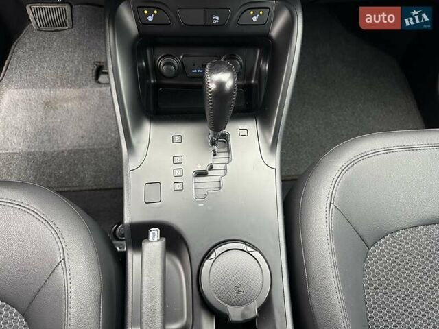 Серый Хендай их35, объемом двигателя 2 л и пробегом 107 тыс. км за 15900 $, фото 22 на Automoto.ua