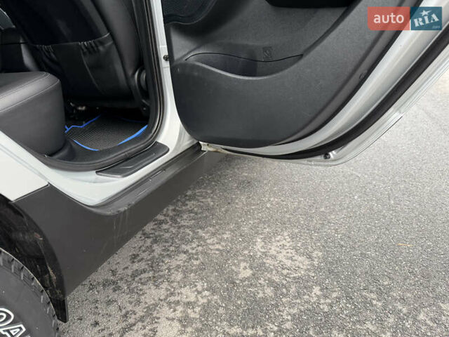 Сірий Хендай іх35, об'ємом двигуна 2 л та пробігом 132 тис. км за 11999 $, фото 40 на Automoto.ua