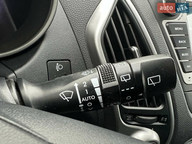 Серый Хендай их35, объемом двигателя 2 л и пробегом 240 тыс. км за 11500 $, фото 40 на Automoto.ua