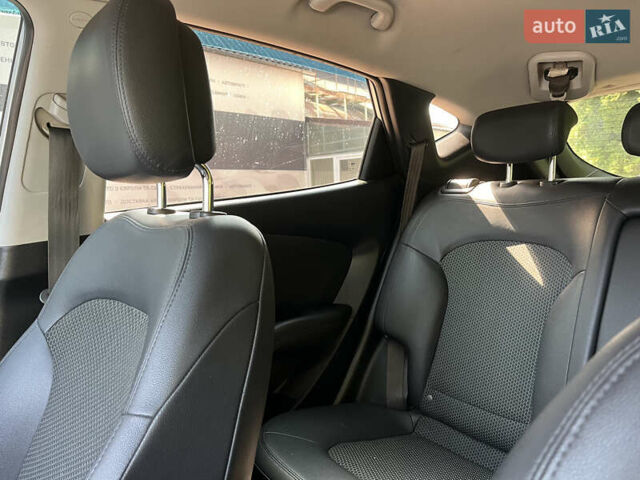 Сірий Хендай іх35, об'ємом двигуна 2 л та пробігом 307 тис. км за 11000 $, фото 17 на Automoto.ua