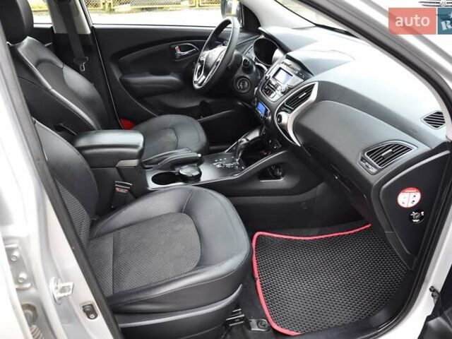 Серый Хендай их35, объемом двигателя 2 л и пробегом 267 тыс. км за 8999 $, фото 27 на Automoto.ua