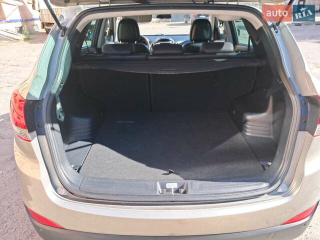 Хендай их35 2011 в Полтаве на Automoto.ua Серый Хендай их35, объемом двигателя 0 л и пробегом 189 тыс. км за 15000 $, фото 8 на Automoto.ua