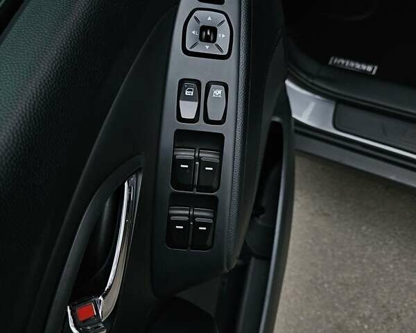 Серый Хендай их35, объемом двигателя 1.7 л и пробегом 195 тыс. км за 11750 $, фото 27 на Automoto.ua