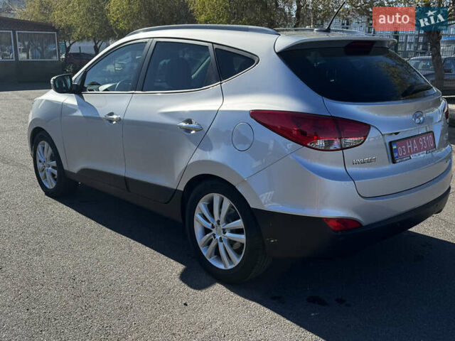 Серый Хендай их35, объемом двигателя 2 л и пробегом 229 тыс. км за 13500 $, фото 3 на Automoto.ua