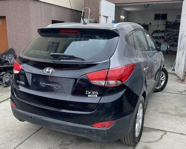 Серый Хендай их35, объемом двигателя 2 л и пробегом 90 тыс. км за 8000 $, фото 2 на Automoto.ua