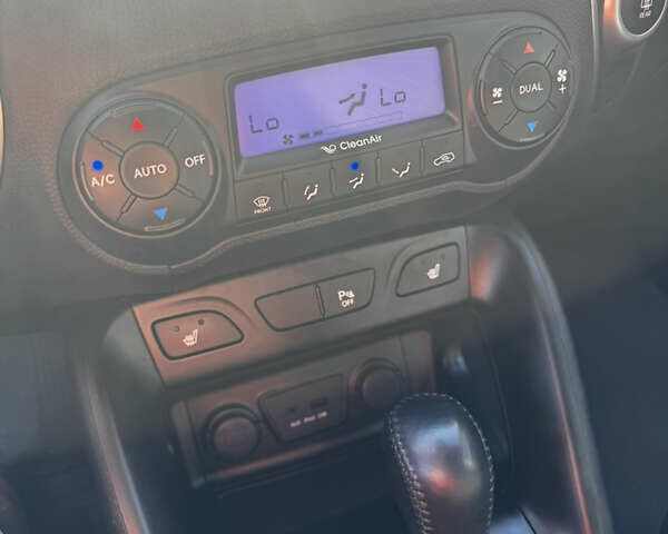 Серый Хендай их35, объемом двигателя 2 л и пробегом 229 тыс. км за 13500 $, фото 30 на Automoto.ua