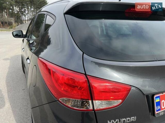Серый Хендай их35, объемом двигателя 2 л и пробегом 200 тыс. км за 12900 $, фото 39 на Automoto.ua