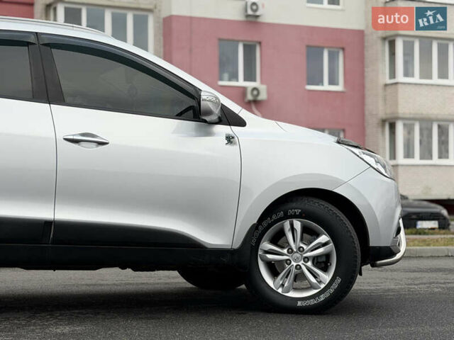 Сірий Хендай іх35, об'ємом двигуна 2 л та пробігом 132 тис. км за 11999 $, фото 10 на Automoto.ua