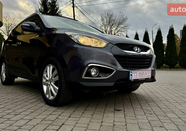 Серый Хендай их35, объемом двигателя 2 л и пробегом 245 тыс. км за 13500 $, фото 12 на Automoto.ua