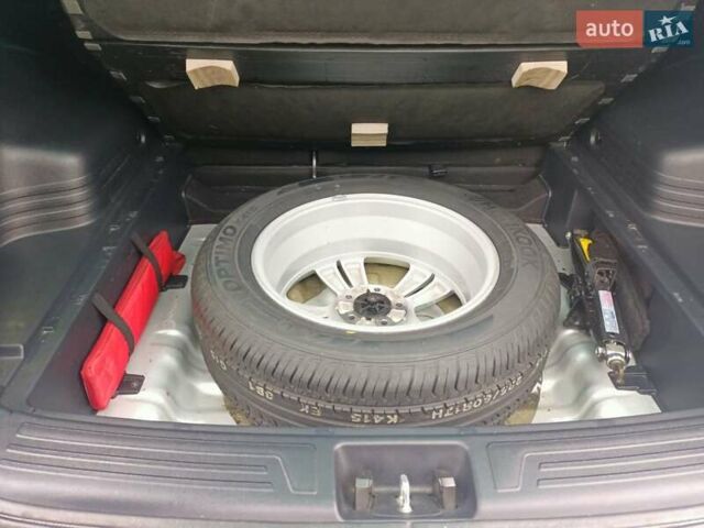 Серый Хендай их35, объемом двигателя 2 л и пробегом 230 тыс. км за 11500 $, фото 21 на Automoto.ua