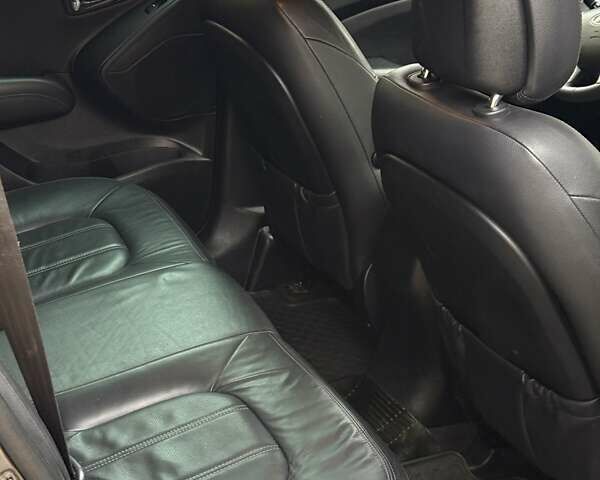 Серый Хендай их35, объемом двигателя 2 л и пробегом 190 тыс. км за 12500 $, фото 21 на Automoto.ua