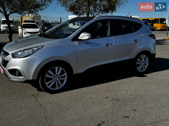 Серый Хендай их35, объемом двигателя 2 л и пробегом 229 тыс. км за 13500 $, фото 2 на Automoto.ua