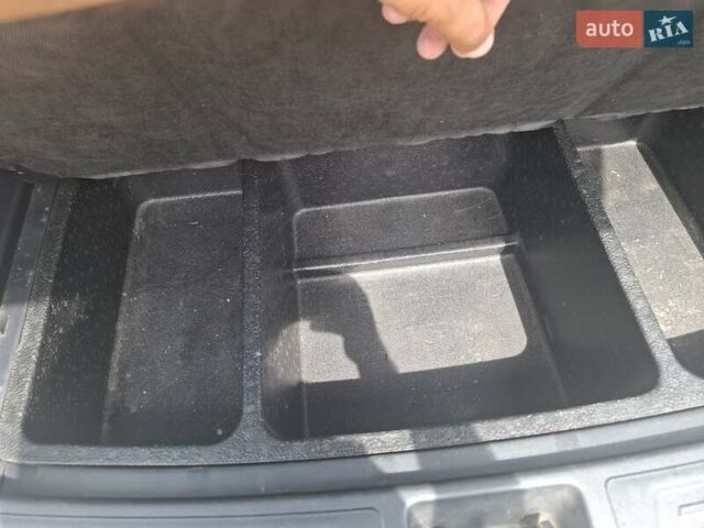 Серый Хендай их35, объемом двигателя 2 л и пробегом 193 тыс. км за 10999 $, фото 18 на Automoto.ua