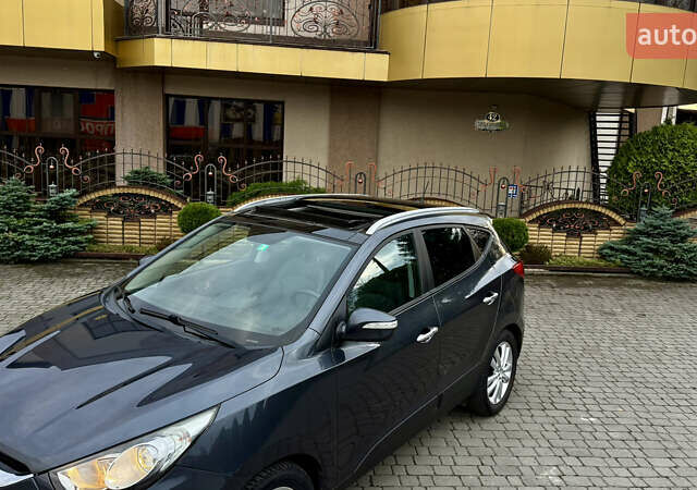 Серый Хендай их35, объемом двигателя 2 л и пробегом 245 тыс. км за 13500 $, фото 5 на Automoto.ua