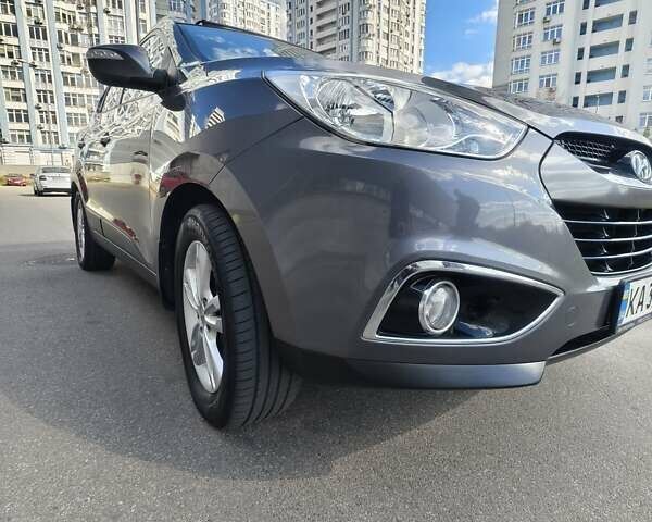 Серый Хендай их35, объемом двигателя 2 л и пробегом 187 тыс. км за 12900 $, фото 27 на Automoto.ua